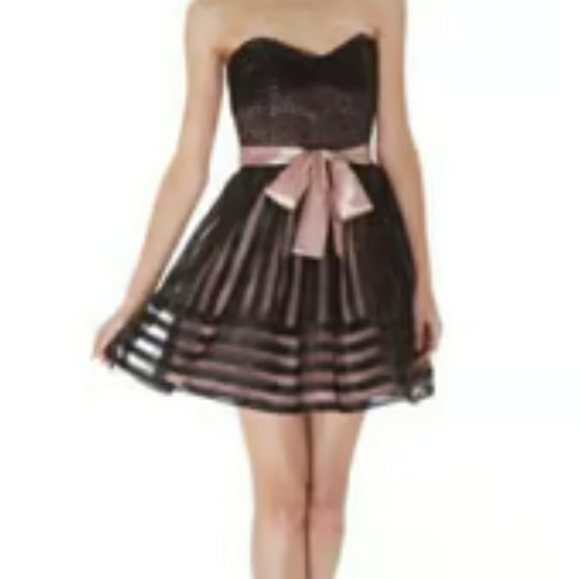 Betsey Johnson Dresses & Skirts - Betsey Johnson Dress Size 6